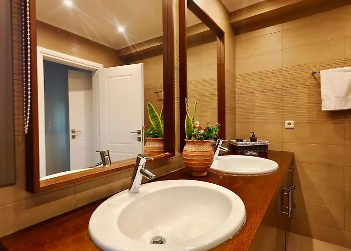 V Mira Luxury Villa Tragaki