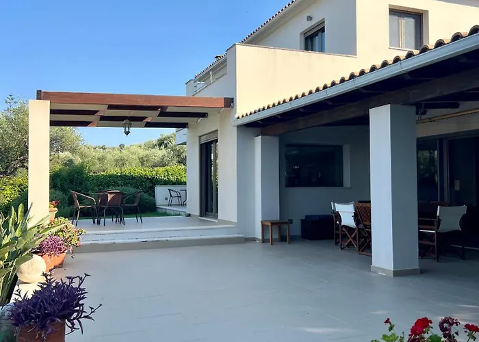 V Mira Luxury Villa טרגקי