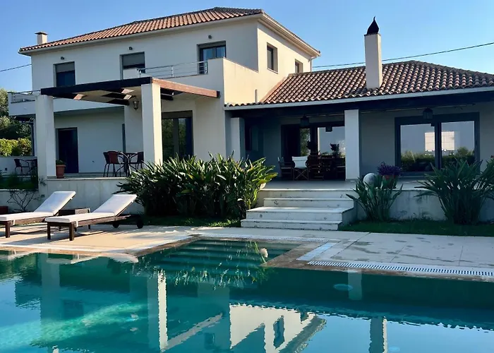 V Mira Luxury Villa * טרגקי