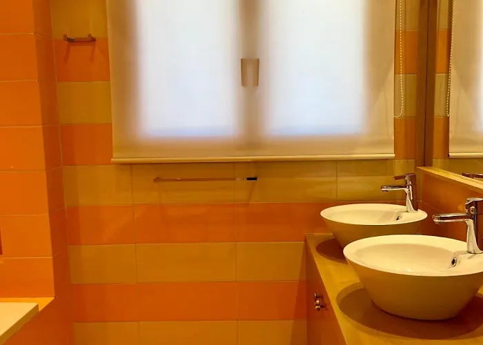 V Mira Luxury Villa טרגקי