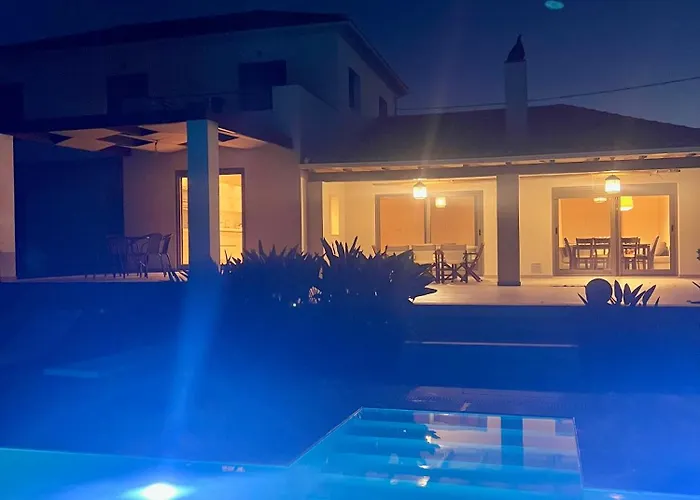 וילה V Mira Luxury Villa טרגקי