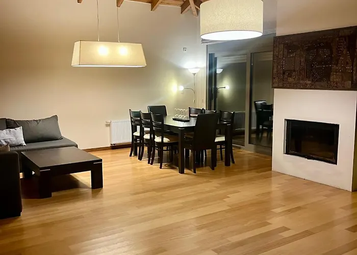 V Mira Luxury Villa וילה *