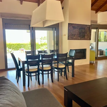 V Mira Luxury Villa *