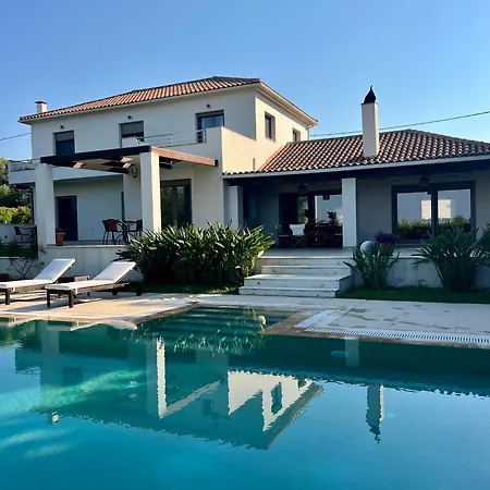 V Mira Luxury Villa * Tragaki