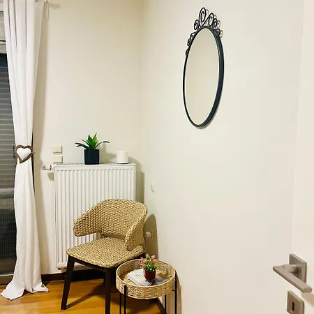 V Mira Luxury Tragaki