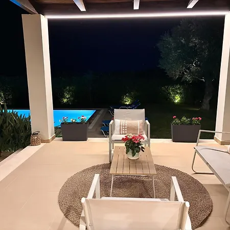 V Mira Luxury