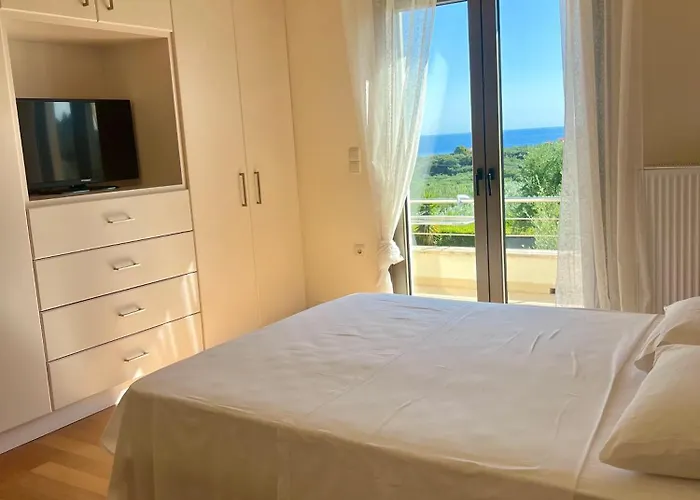 V Mira Luxury Villa *