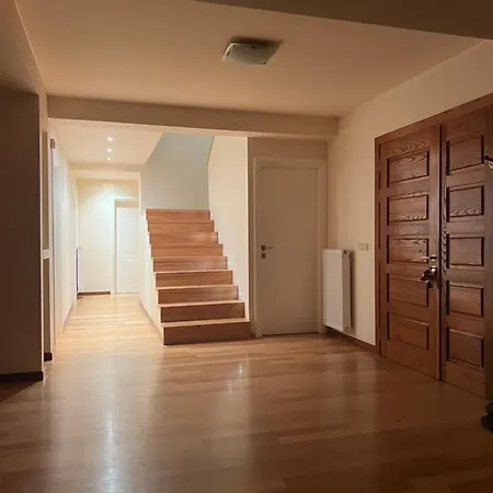 V Mira Luxury Villa Vilă