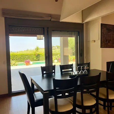 V Mira Luxury Villa Vilă