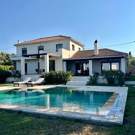 Vilă V Mira Luxury Villa *