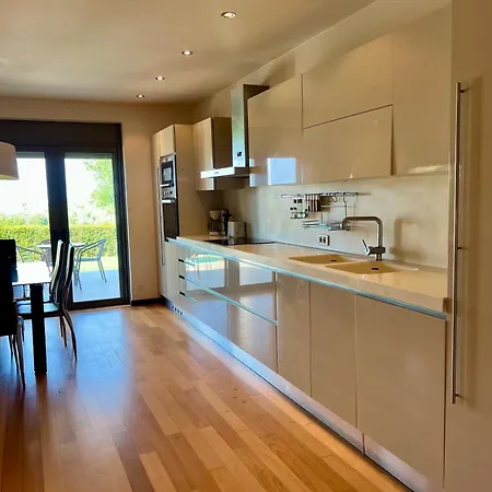 וילה V Mira Luxury טרגקי