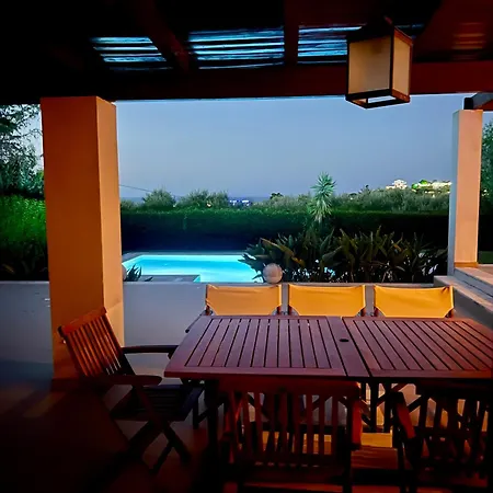 Vilă V Mira Luxury Villa *