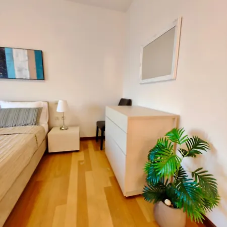 V Mira Luxury וילה